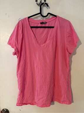Fashion Nova Pink V-Neck Short Sleeve Tee